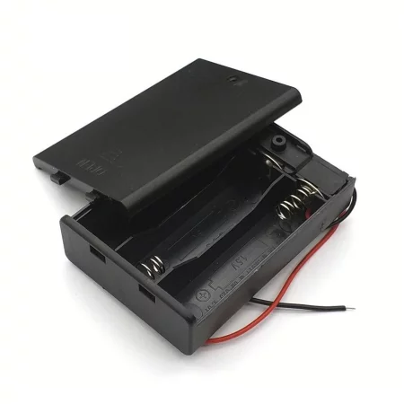 Bateriový box pro 3 kusy AA baterie, 4.5V, krytý se